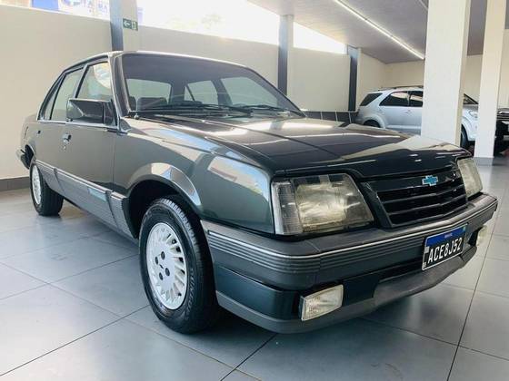 CHEVROLET MONZA 2.0 CLASSIC SE 8V GASOLINA 4P MANUAL